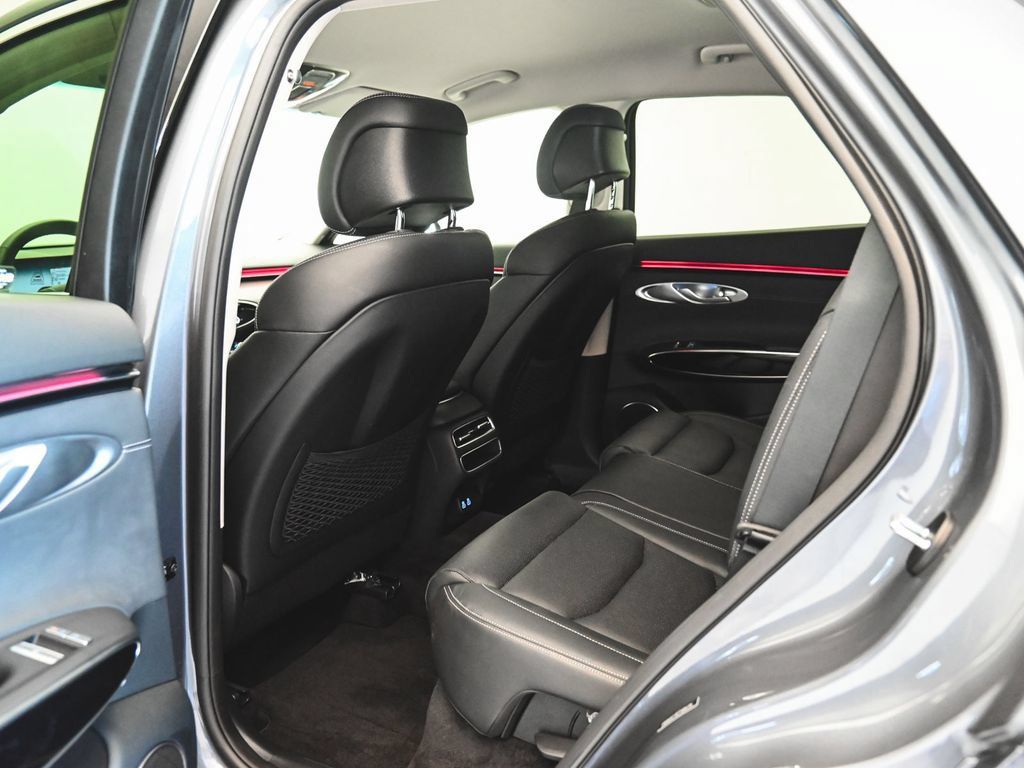 Used 2026 Genesis GV70 2.5T AWD/4WD image 32