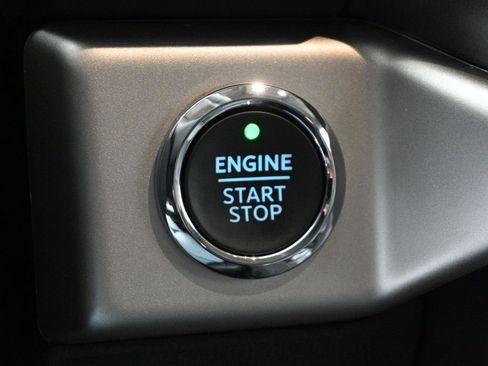 Certified 2024 Ford Expedition XLT RWD image 18