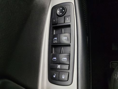 Used 2020 Dodge Journey SE image 27