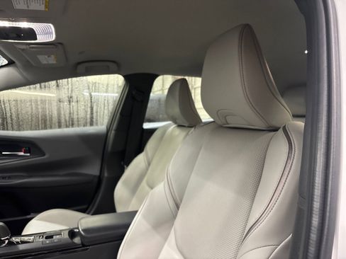 Used 2024 Toyota Prius XLE image 19