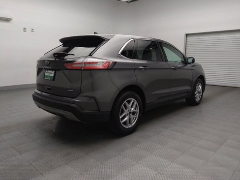 Used 2024 Ford Edge SEL image 9