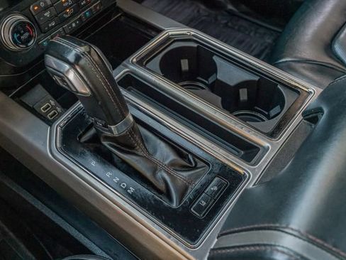 Used 2019 Ford F150 Platinum w/ Equipment Group 701A Luxury image 31