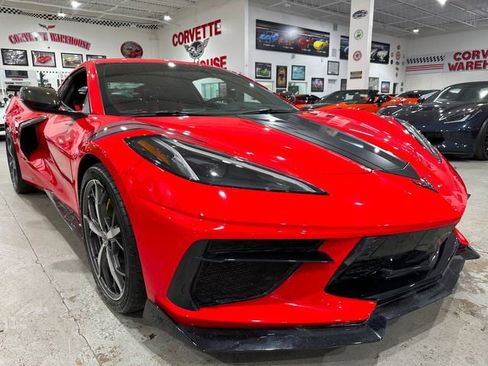 Used 2021 Chevrolet Corvette Stingray Preferred Cpe w/ Engine Appearance Package RWD image 4