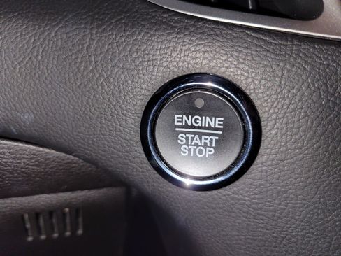 Used 2020 Ford Edge SEL FWD image 27