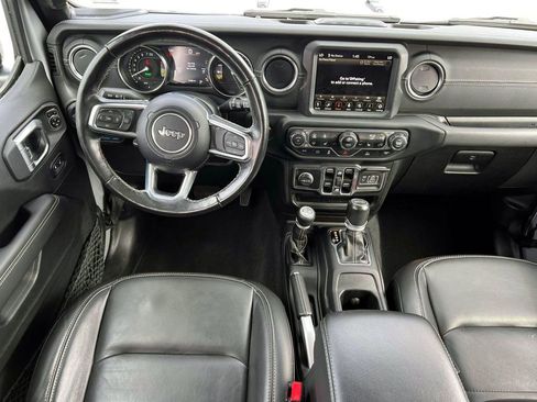 Certified 2022 Jeep Wrangler Unlimited Sahara w/ Cold Weather Group image 11