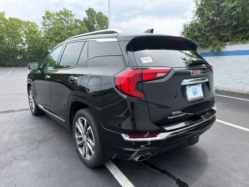 Used 2020 GMC Terrain Denali w/ Denali Premium Package FWD image 3