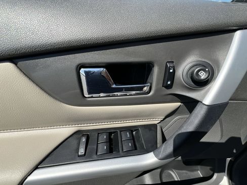 Used 2013 Ford Edge Limited FWD image 23