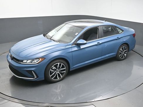 New 2026 Volkswagen Jetta SE image 41