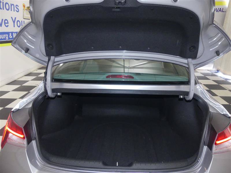 Used 2026 Hyundai Elantra Hybrid FWD image 28