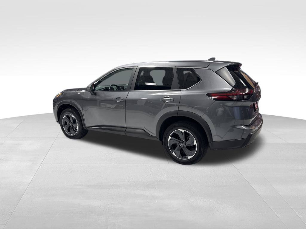 Used 2025 Nissan Rogue SV AWD/4WD image 4