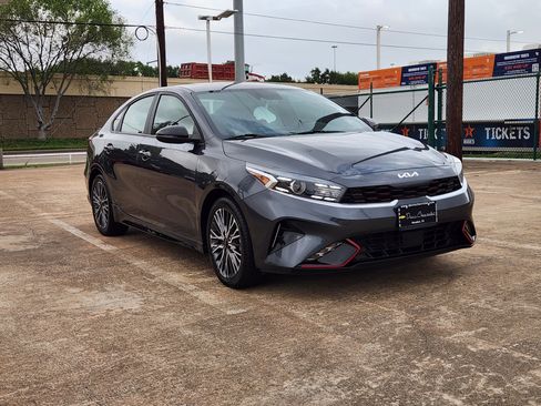 Used 2024 Kia Forte GT-Line w/ GT-Line Premium Package FWD image 4