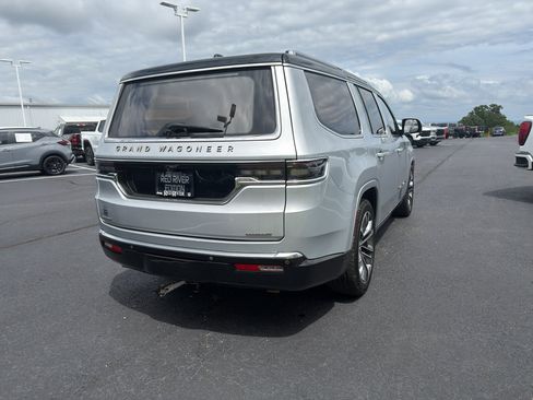 Used 2022 Jeep Grand Wagoneer Series III AWD/4WD image 6