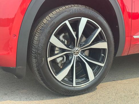 Used 2025 Volkswagen Atlas Cross Sport SEL Premium R-Line image 27