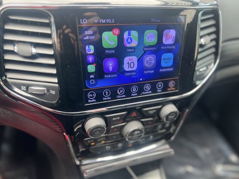 Used 2019 Jeep Grand Cherokee Laredo AWD/4WD image 19