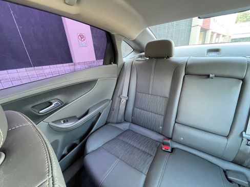 Used 2015 Chevrolet Impala LT FWD image 47