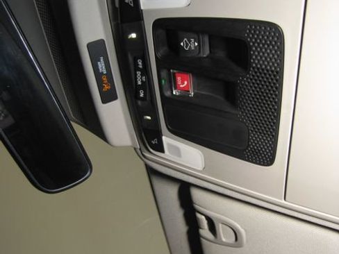 Used 2025 Honda Accord EX-L image 8
