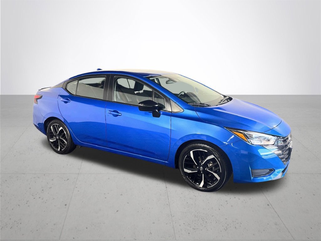 Used 2024 Nissan Versa SR FWD image 4