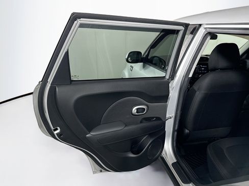 Used 2018 Kia Soul + FWD image 24