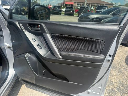 Used 2017 Subaru Forester 2.5i Premium AWD/4WD image 21