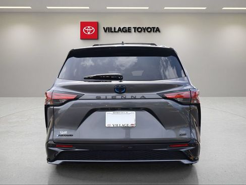 Certified 2025 Toyota Sienna XSE w/ XSE Plus Package AWD/4WD image 4