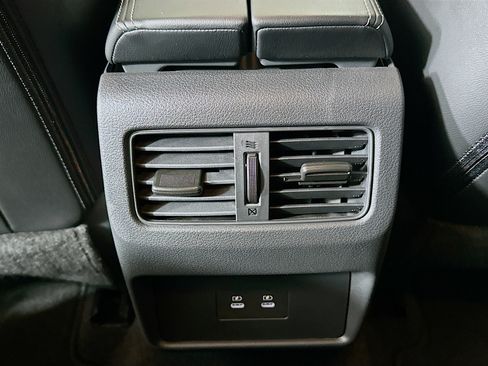 Used 2025 Nissan Rogue SL FWD image 28
