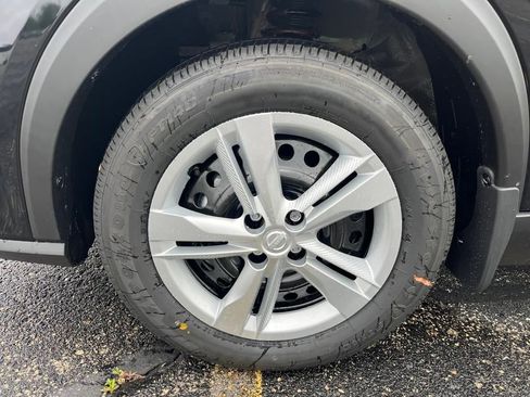 New 2025 Nissan Kicks Play S image 9