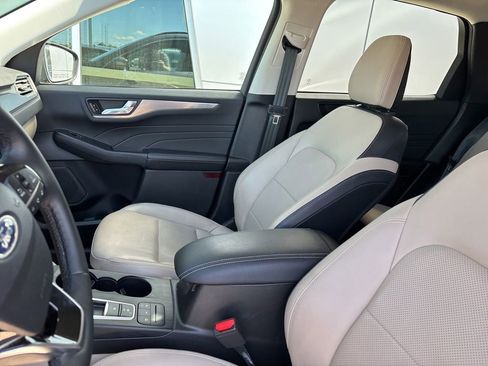 Used 2022 Ford Escape Titanium FWD image 12