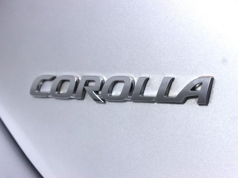 Used 2017 Toyota Corolla SE w/ SE Premium Package FWD image 36