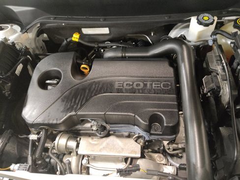 Used 2019 Chevrolet Equinox LS FWD image 30