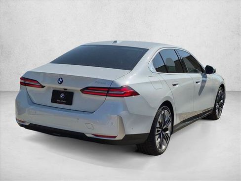 New 2027 BMW 530i w/ Premium Package RWD image 2