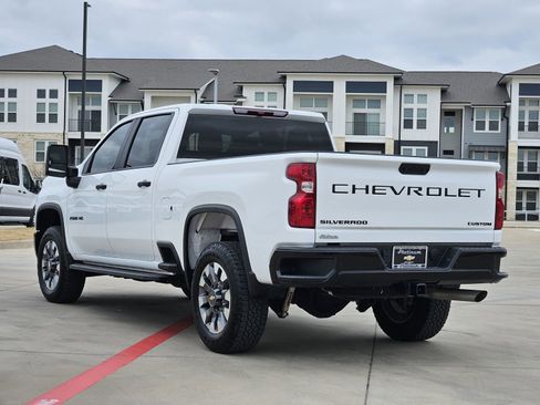 Used 2024 Chevrolet Silverado 2500 Custom w/ Custom Value Package image 6