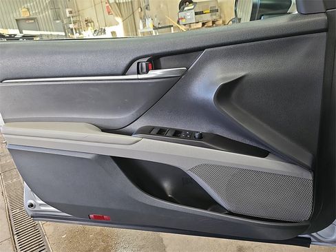 Used 2021 Toyota Camry SE image 24