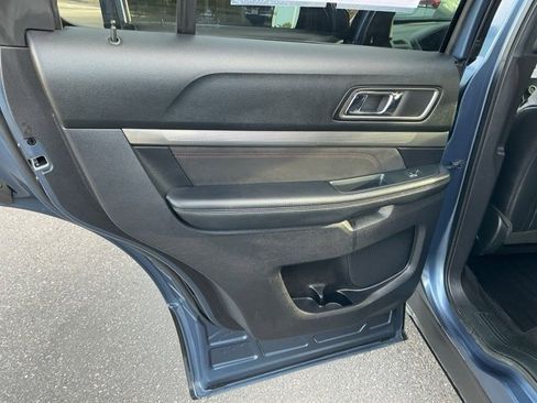 Used 2019 Ford Explorer XLT w/ Equipment Group 202A image 13