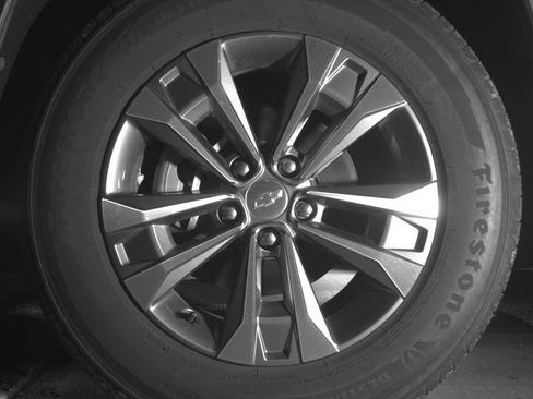 Used 2025 Chevrolet Equinox LT FWD image 12