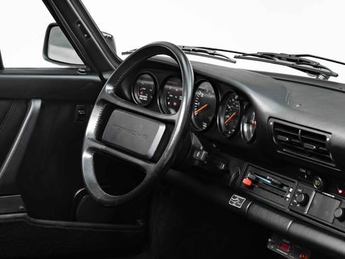 Used 1987 Porsche 911 Carrera RWD image 14