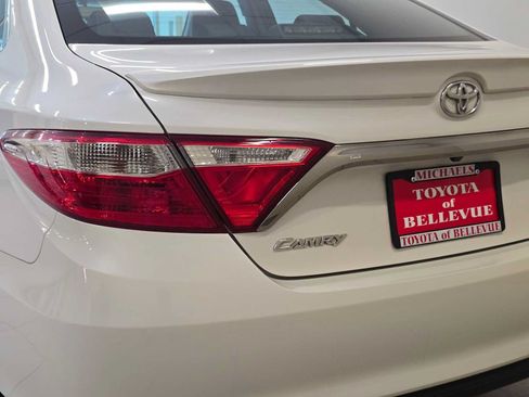 Used 2016 Toyota Camry SE w/ Moonroof Package FWD image 7