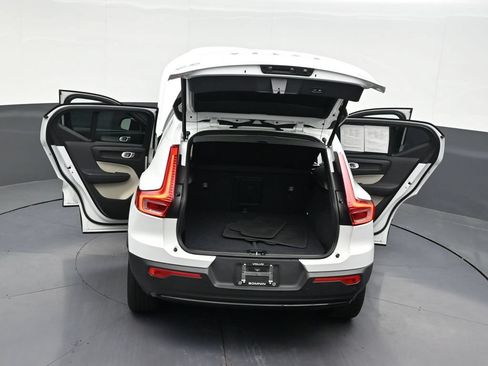 Used 2024 Volvo XC40 B5 Plus w/ Climate Package AWD/4WD image 38