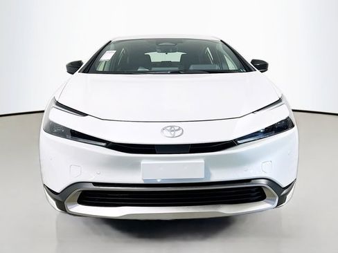 New 2026 Toyota Prius Plug-In Hybrid FWD image 8