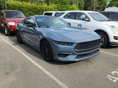 Used 2025 Ford Mustang Coupe RWD image 2