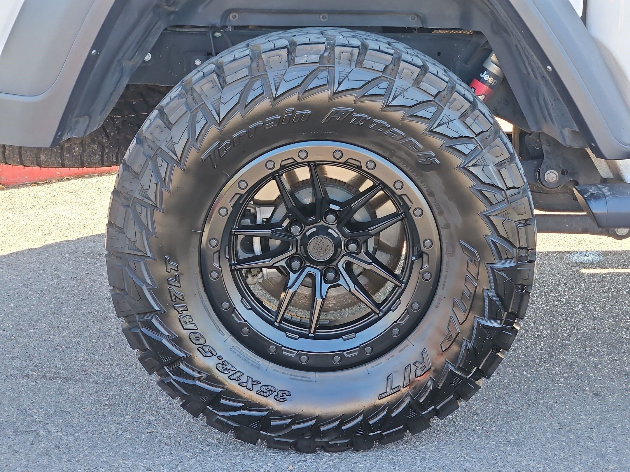 Used 2022 Jeep Gladiator Rubicon w/ Cold Weather Group AWD/4WD image 12