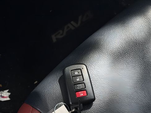 Used 2013 Toyota RAV4 Limited FWD image 32