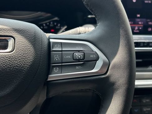 Used 2025 Jeep Compass Limited AWD/4WD image 36