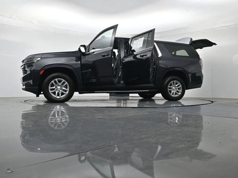 Used 2023 Chevrolet Suburban LT RWD image 57