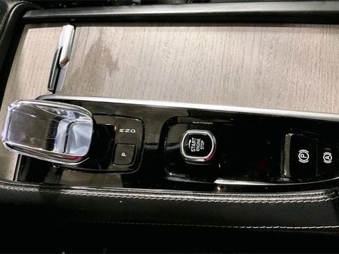 Certified 2024 Volvo XC90 B6 Ultimate w/ Lounge Package image 33