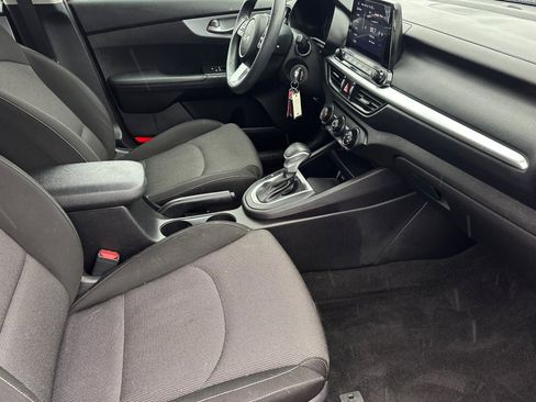 Used 2022 Kia Forte LXS w/ LXS Technology Package image 14
