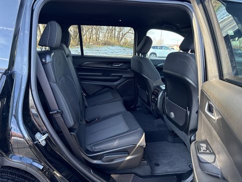 New 2025 Jeep Grand Cherokee L Laredo w/ Luxury Tech Group I AWD/4WD image 10