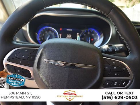 Used 2024 Chrysler Pacifica Touring-L FWD image 12