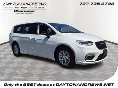 Used 2024 Chrysler Pacifica Touring-L
