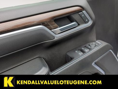Used 2022 Chevrolet Silverado 1500 LT AWD/4WD image 10