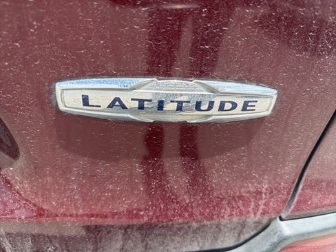Used 2021 Jeep Cherokee Latitude FWD image 7